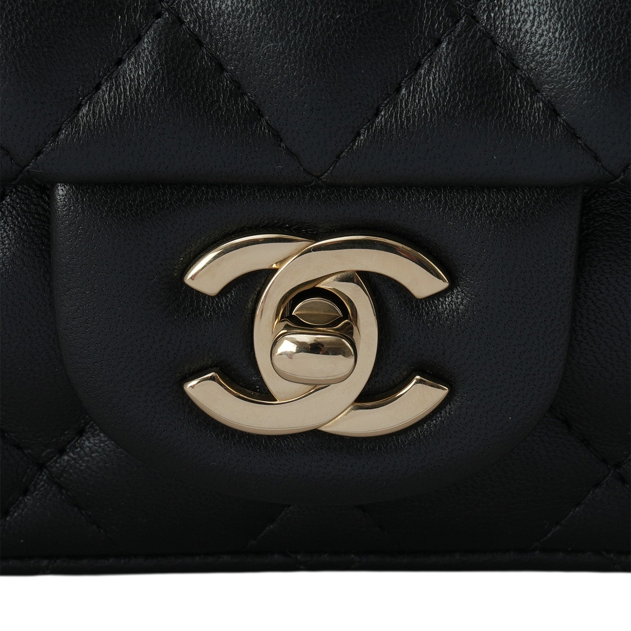 CHANEL(USED)샤넬 A35200 램스킨 클래식 쁘띠삭