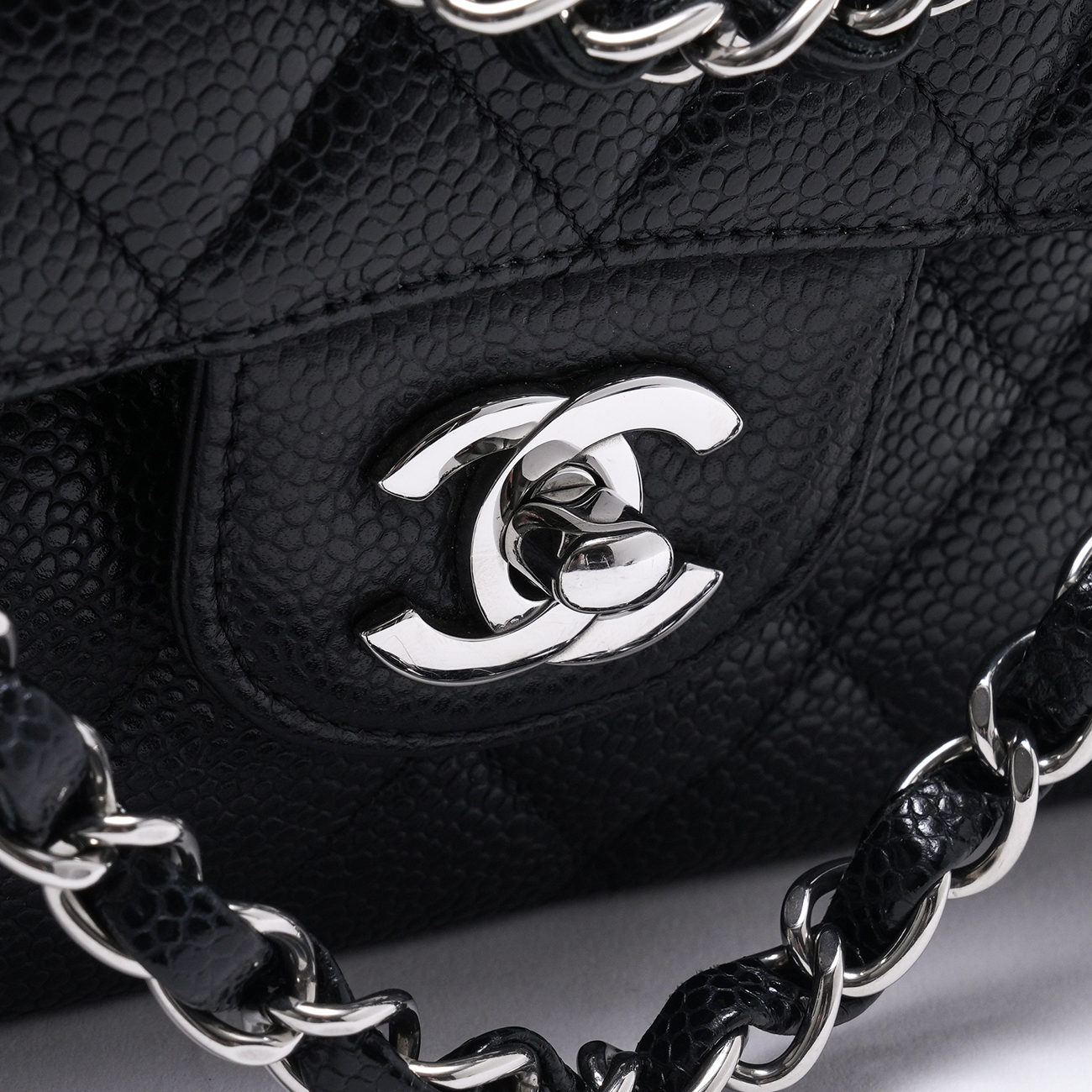 CHANEL(USED)샤넬 캐비어 클래식 미듐 플랩백