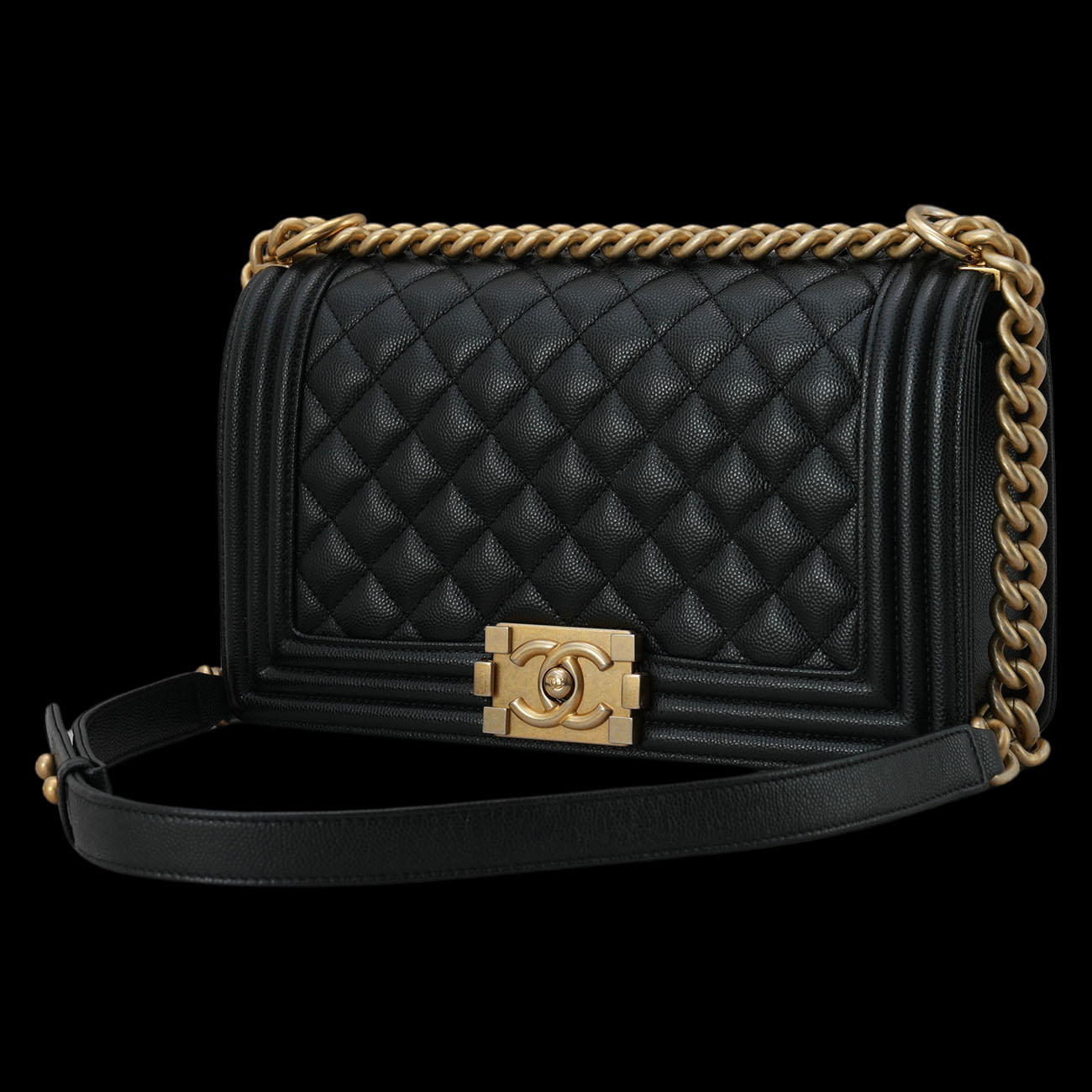 CHANEL(USED)샤넬 A67086 캐비어 보이샤넬 미듐 플랩백