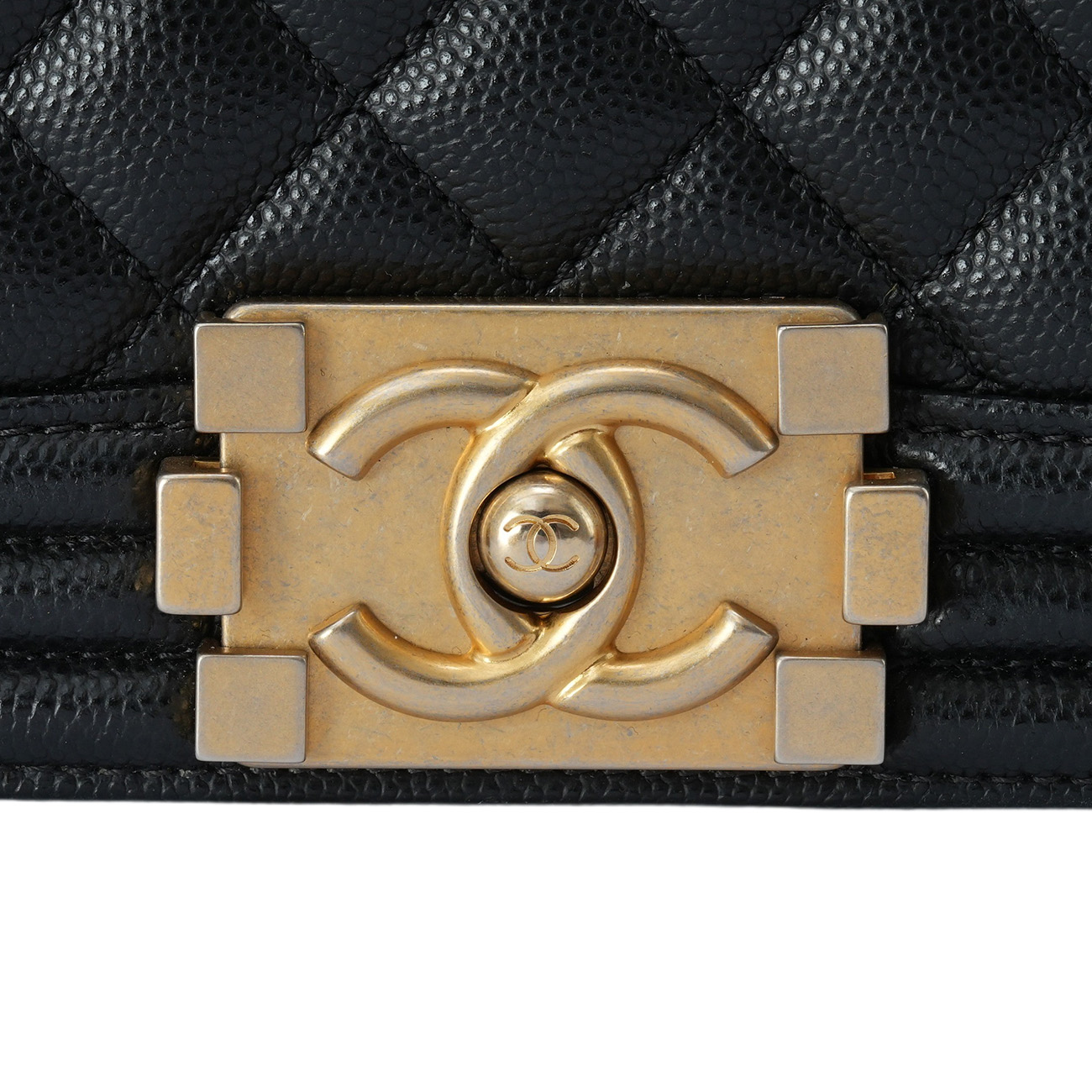 CHANEL(USED)샤넬 A67086 캐비어 보이샤넬 미듐 플랩백