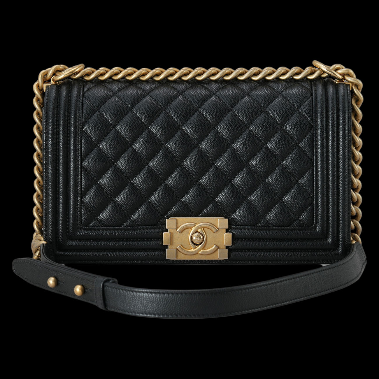 CHANEL(USED)샤넬 A67086 캐비어 보이샤넬 미듐 플랩백