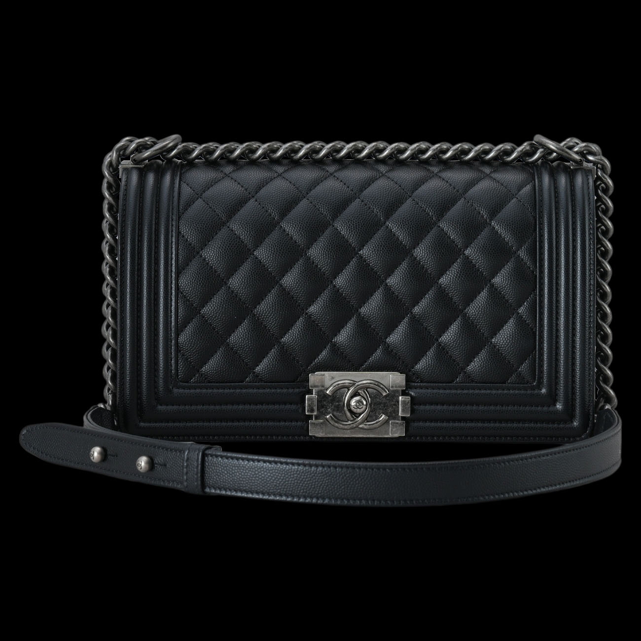 CHANEL(USED)샤넬 A67086 캐비어 보이샤넬 미듐 플랩백