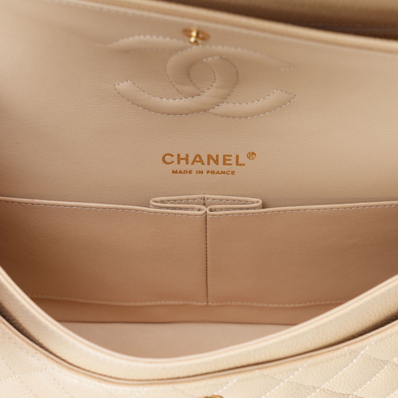 CHANEL(USED)샤넬 캐비어 클래식 미듐 플랩백