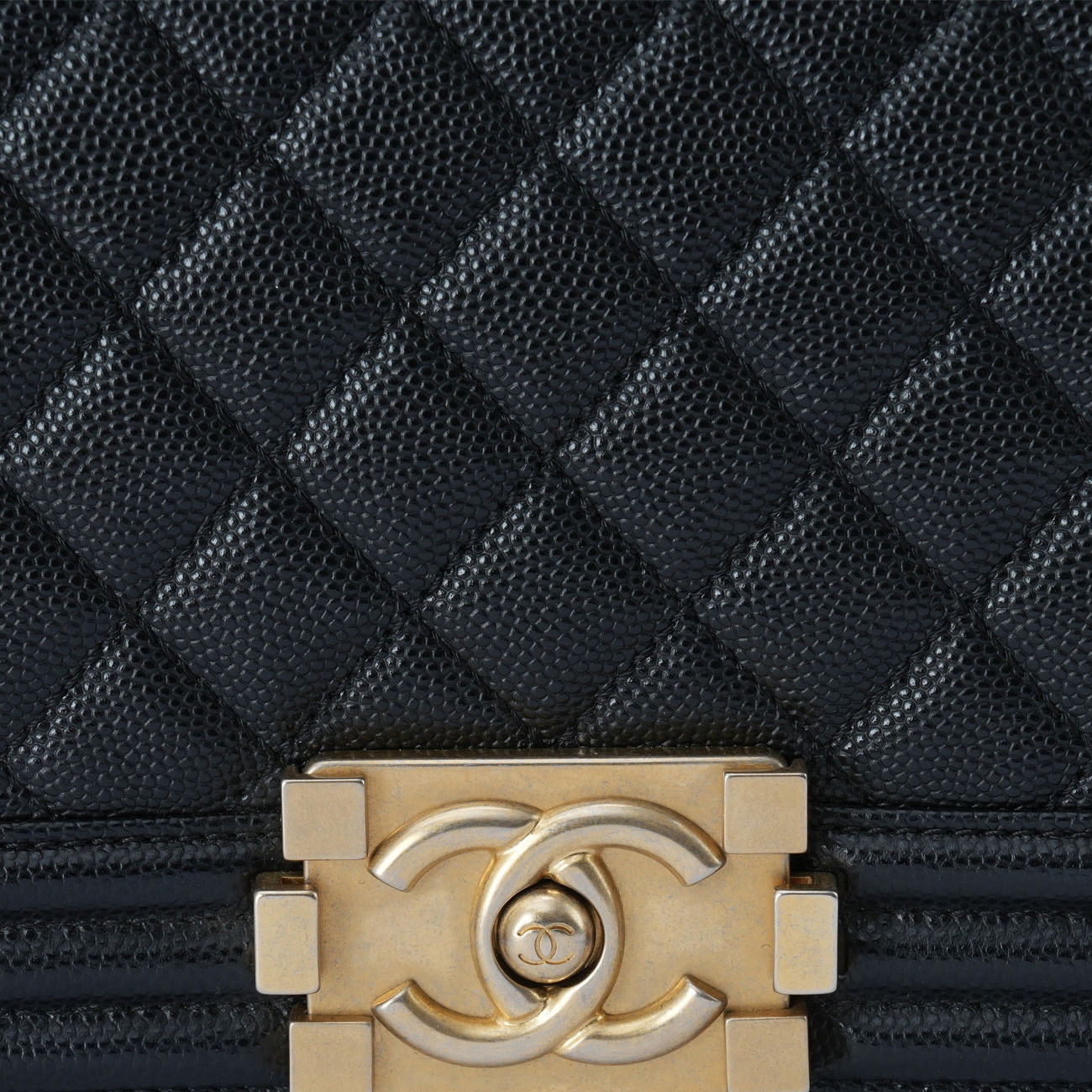 CHANEL(USED)샤넬 캐비어 보이샤넬 미듐 플랩백