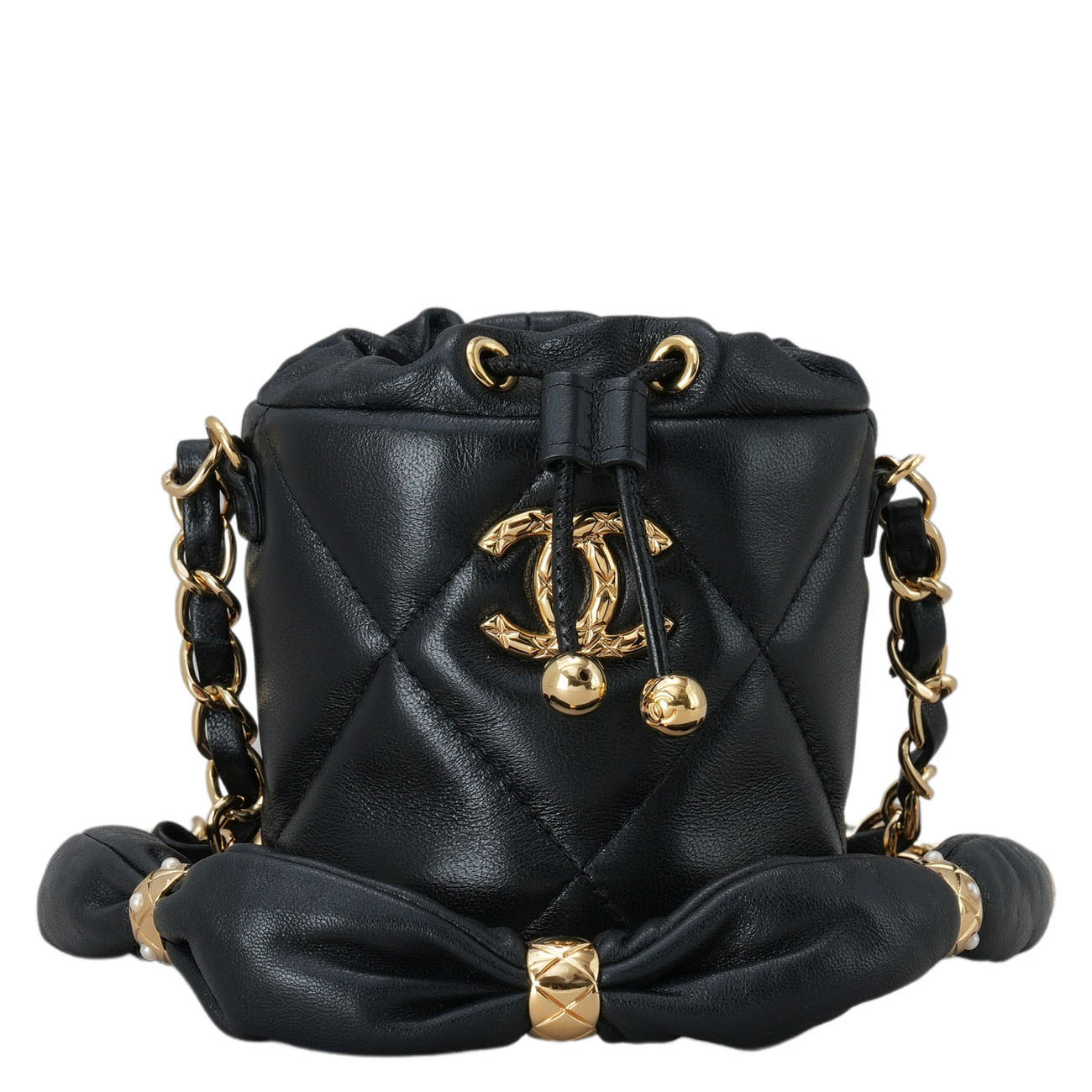 CHANEL(USED)샤넬 필로우 크러쉬 드로스트링 미니 버킷백