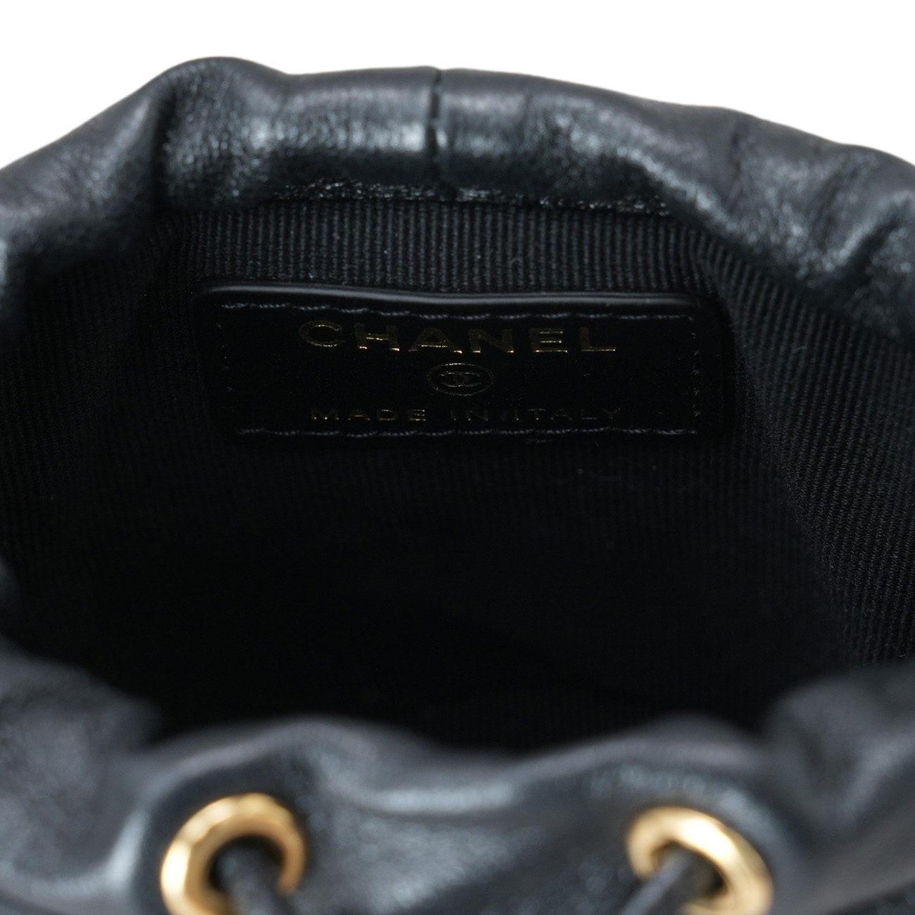 CHANEL(USED)샤넬 필로우 크러쉬 드로스트링 미니 버킷백
