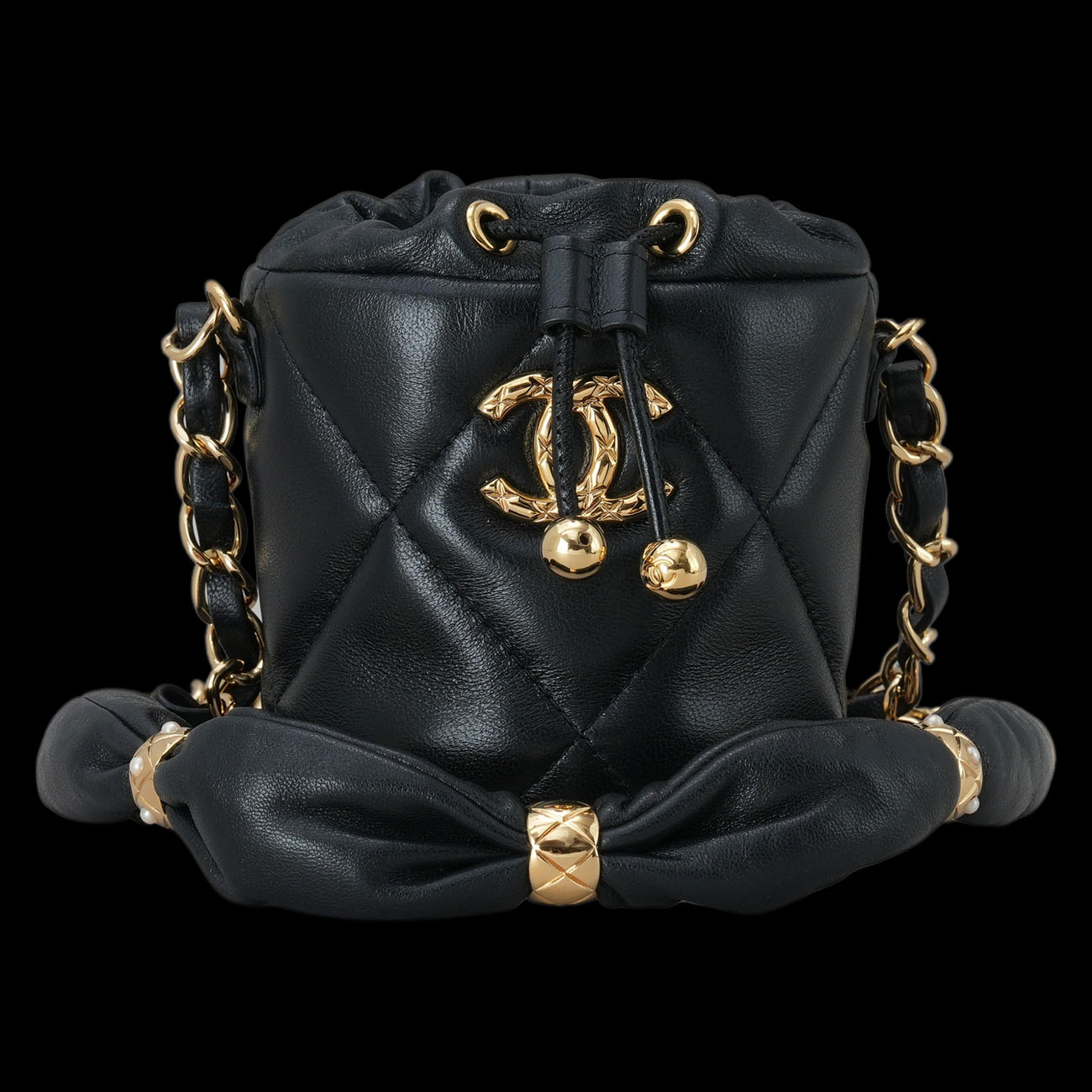 CHANEL(USED)샤넬 필로우 크러쉬 드로스트링 미니 버킷백