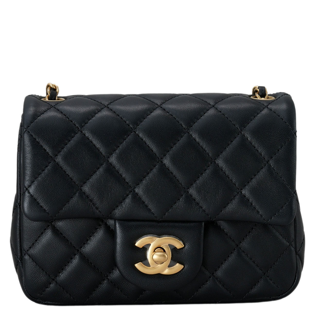 CHANEL(USED)샤넬 램스킨 골든볼 쁘띠삭