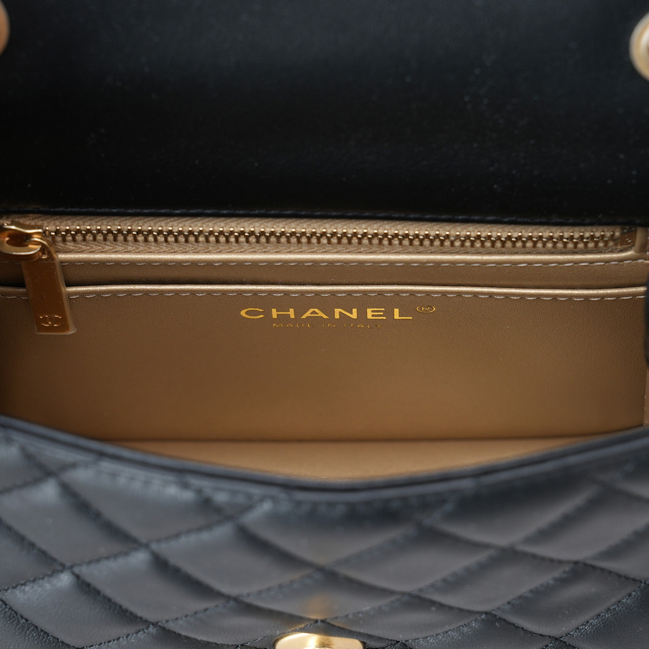 CHANEL(USED)샤넬 램스킨 골든볼 쁘띠삭