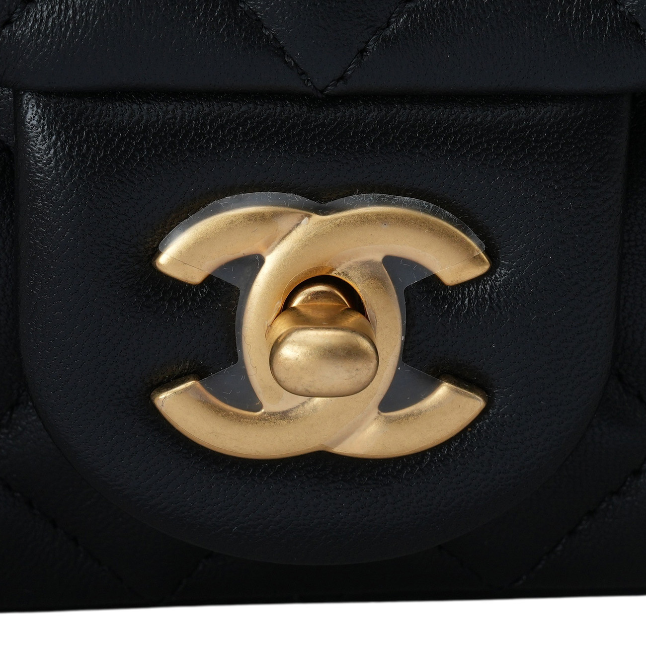 CHANEL(USED)샤넬 램스킨 골든볼 쁘띠삭