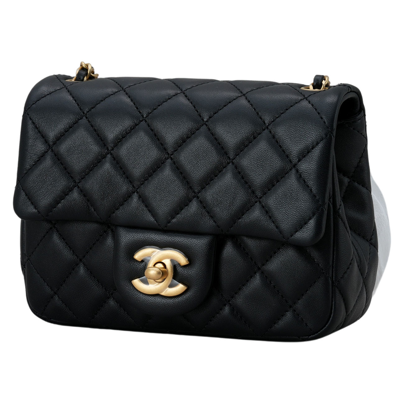 CHANEL(USED)샤넬 램스킨 골든볼 쁘띠삭