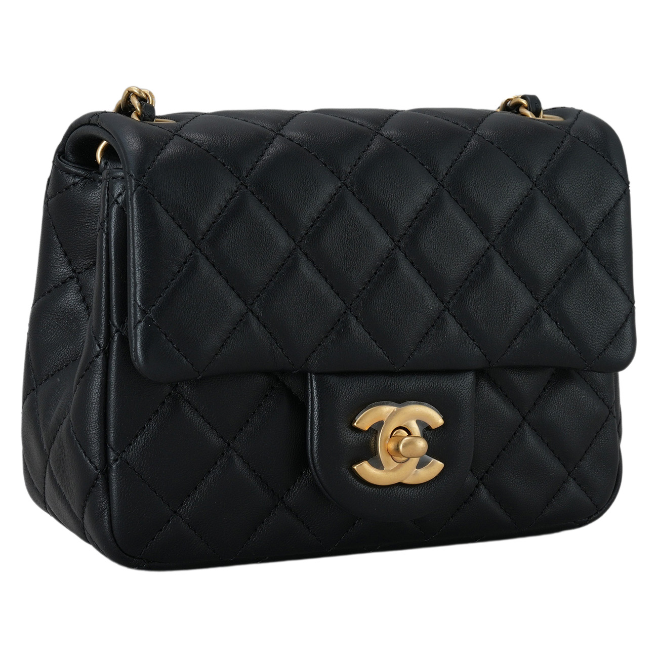 CHANEL(USED)샤넬 램스킨 골든볼 쁘띠삭