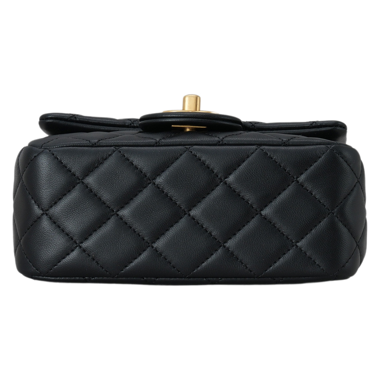CHANEL(USED)샤넬 램스킨 골든볼 쁘띠삭