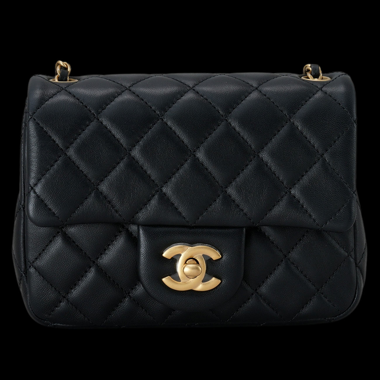 CHANEL(USED)샤넬 램스킨 골든볼 쁘띠삭