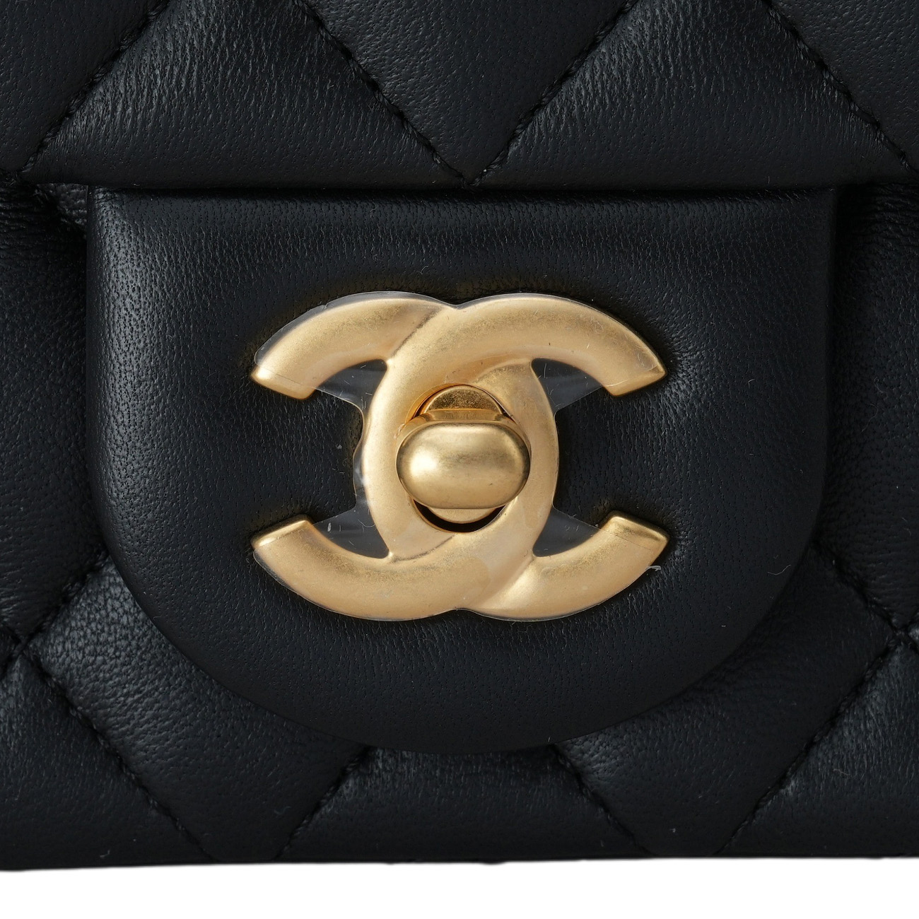 CHANEL(USED)샤넬 램스킨 골든볼 뉴미니