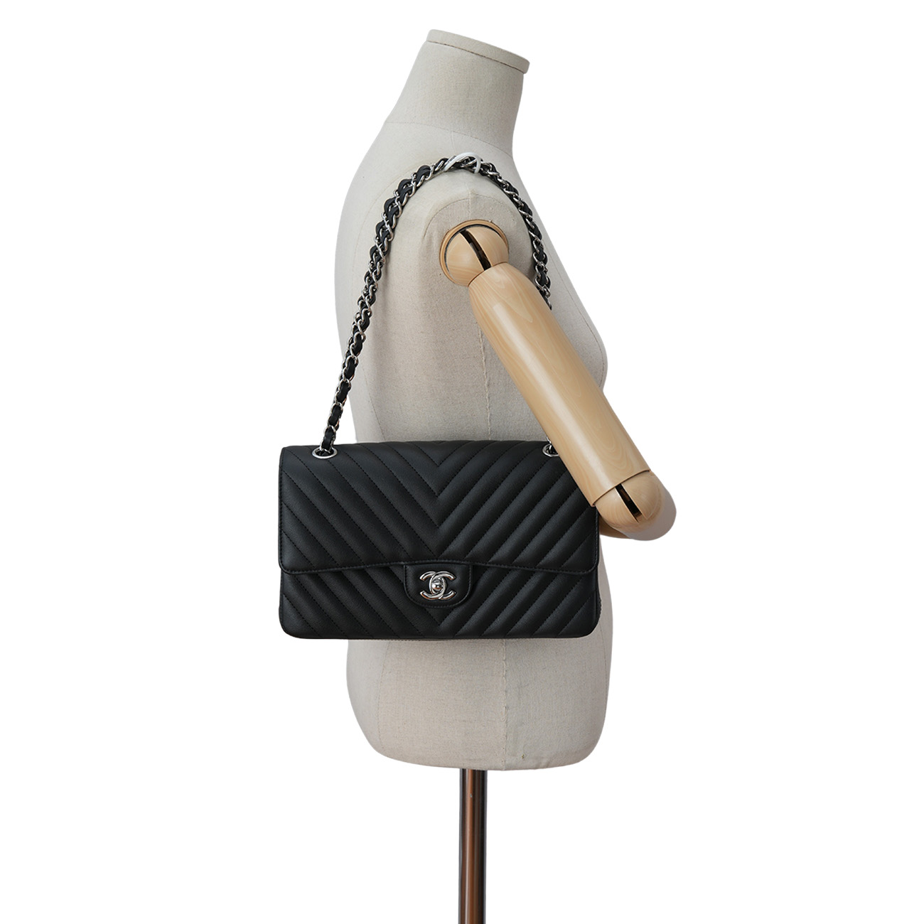 CHANEL(USED)샤넬 클래식 미듐 쉐브론 플랩백