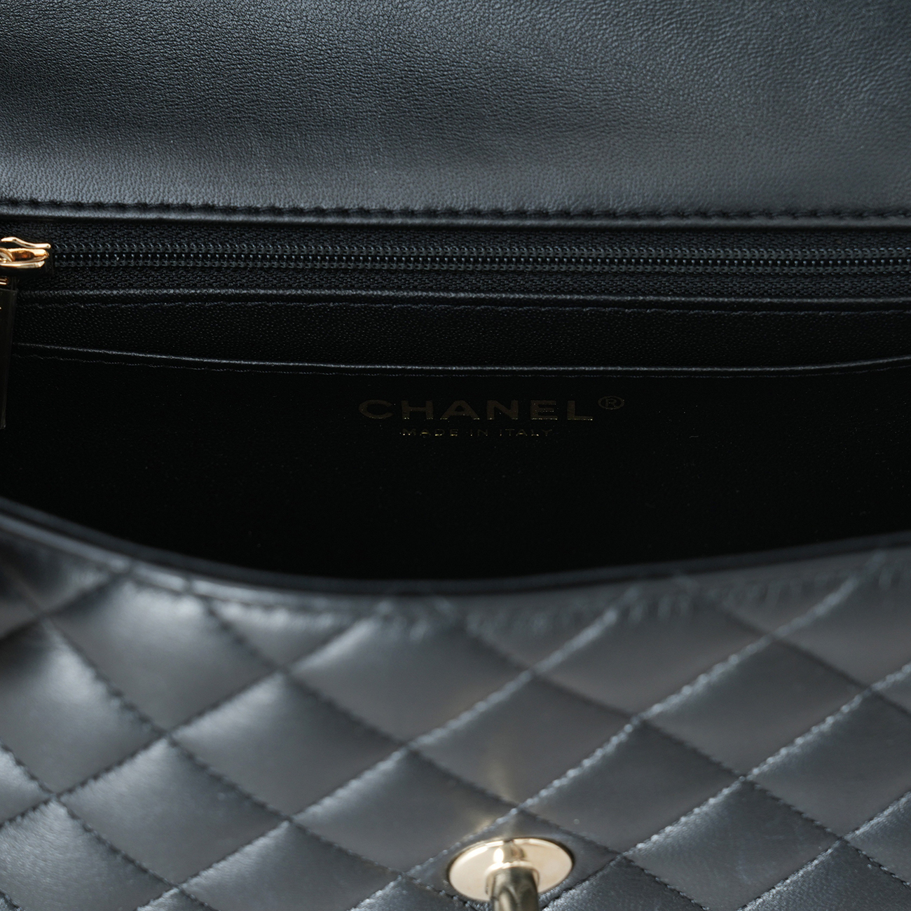 CHANEL(USED)샤넬 AS2431 뉴미니 탑핸들백