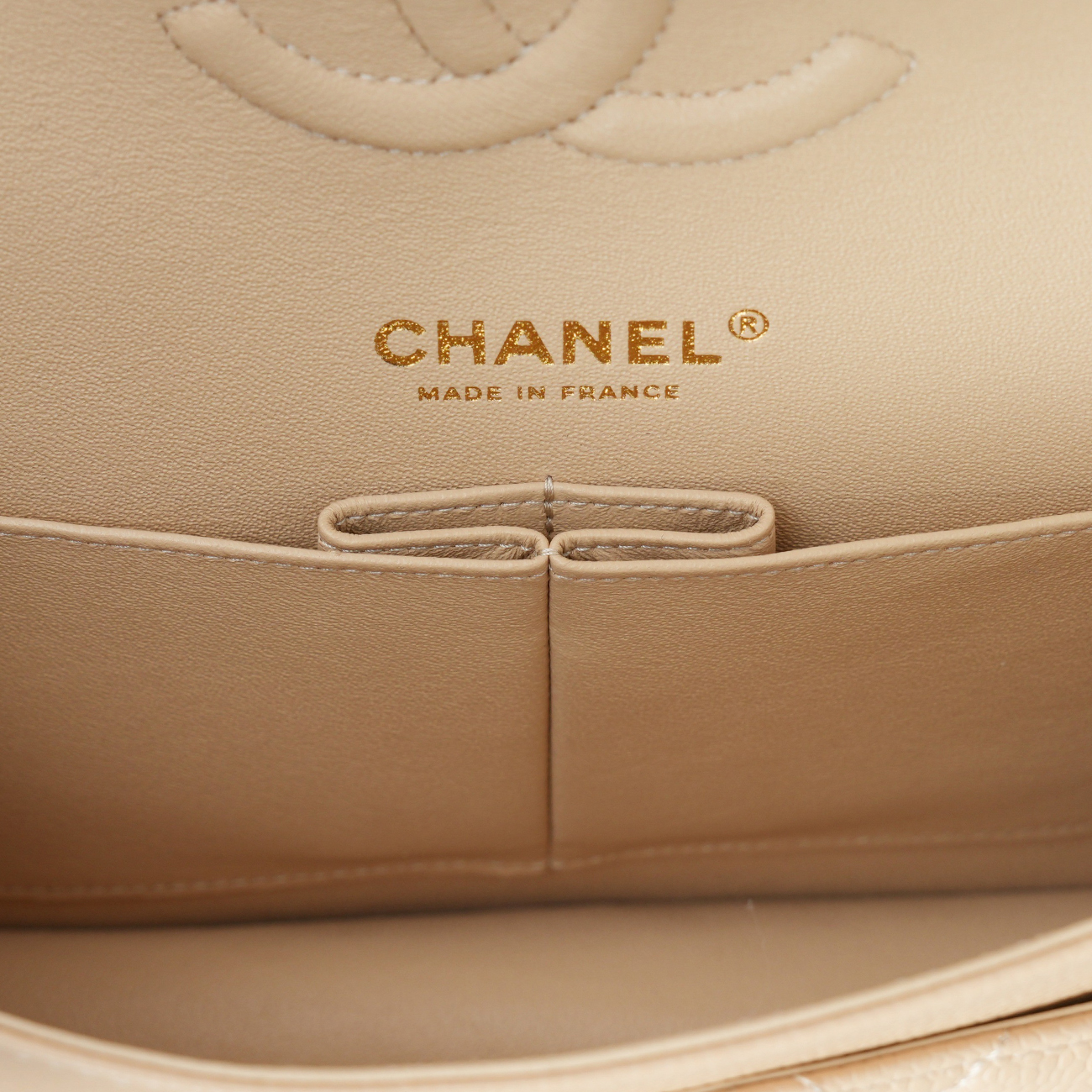 CHANEL(USED)샤넬 캐비어 클래식 미듐 플랩백