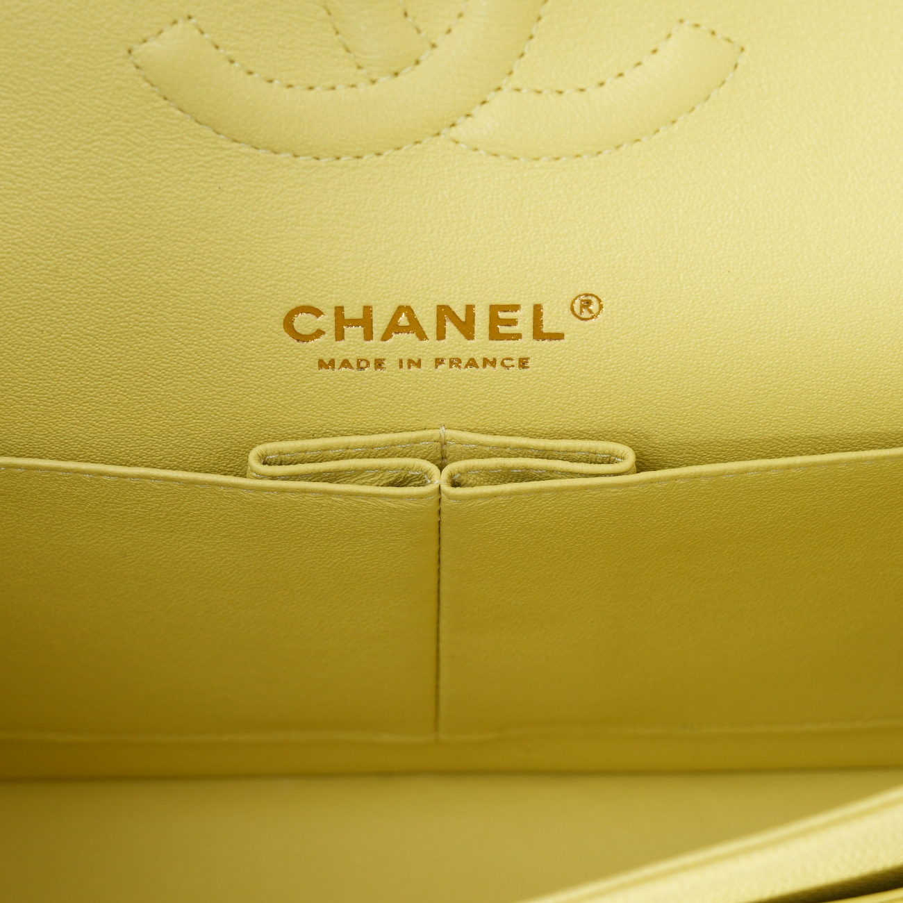 CHANEL(USED)샤넬 캐비어 클래식 미듐 플랩백
