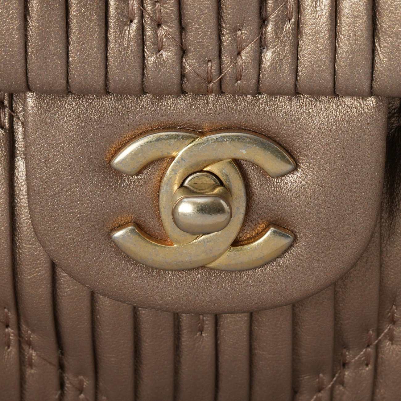 CHANEL(USED)샤넬 시즌 클래식 미듐 플랩백