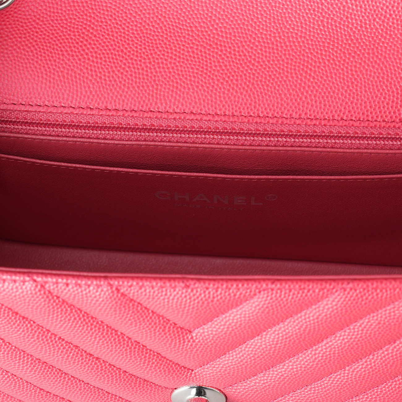 CHANEL(USED)샤넬 쉐브론 클래식 뉴미니 클래식 크로스백