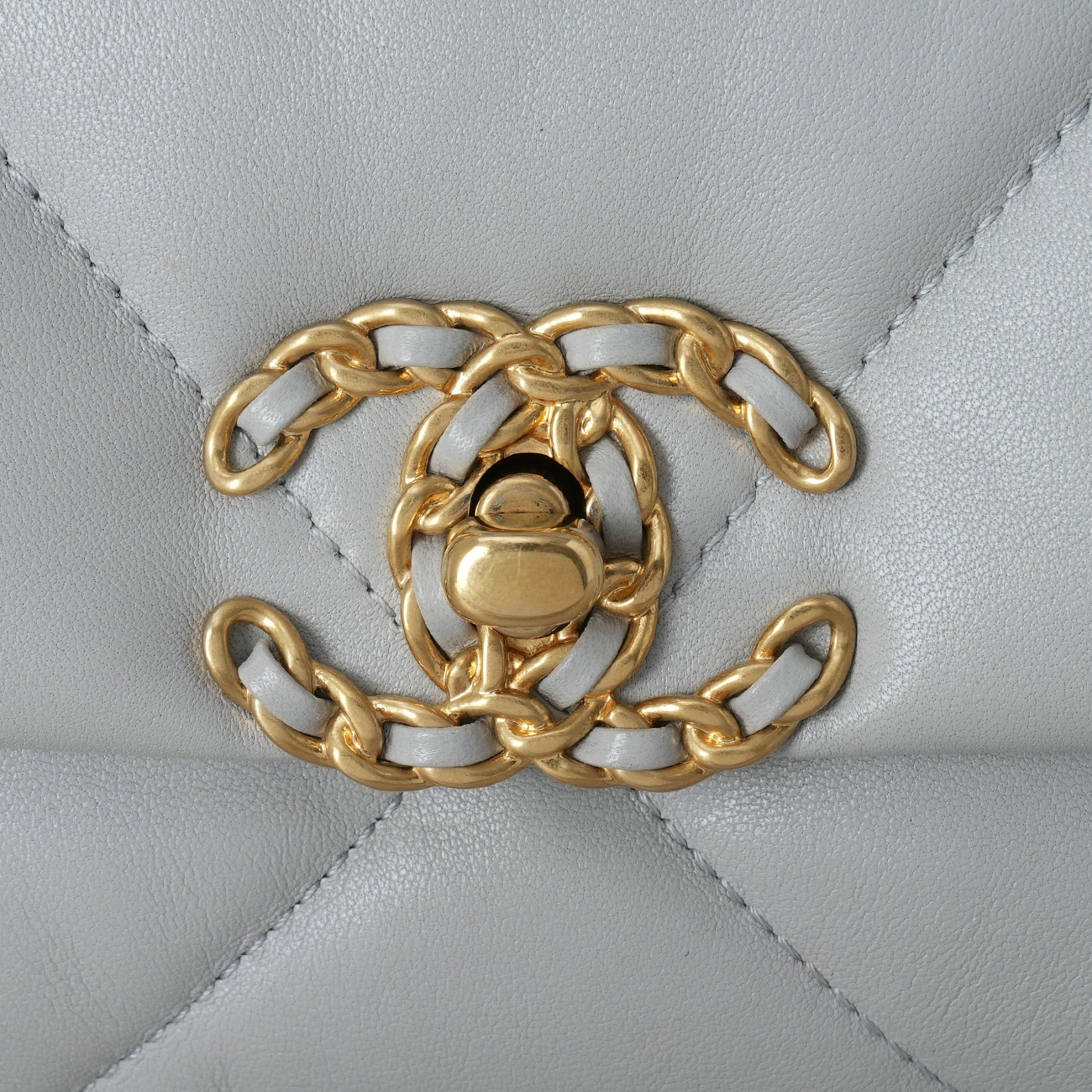 CHANEL(USED)샤넬 19백 미듐