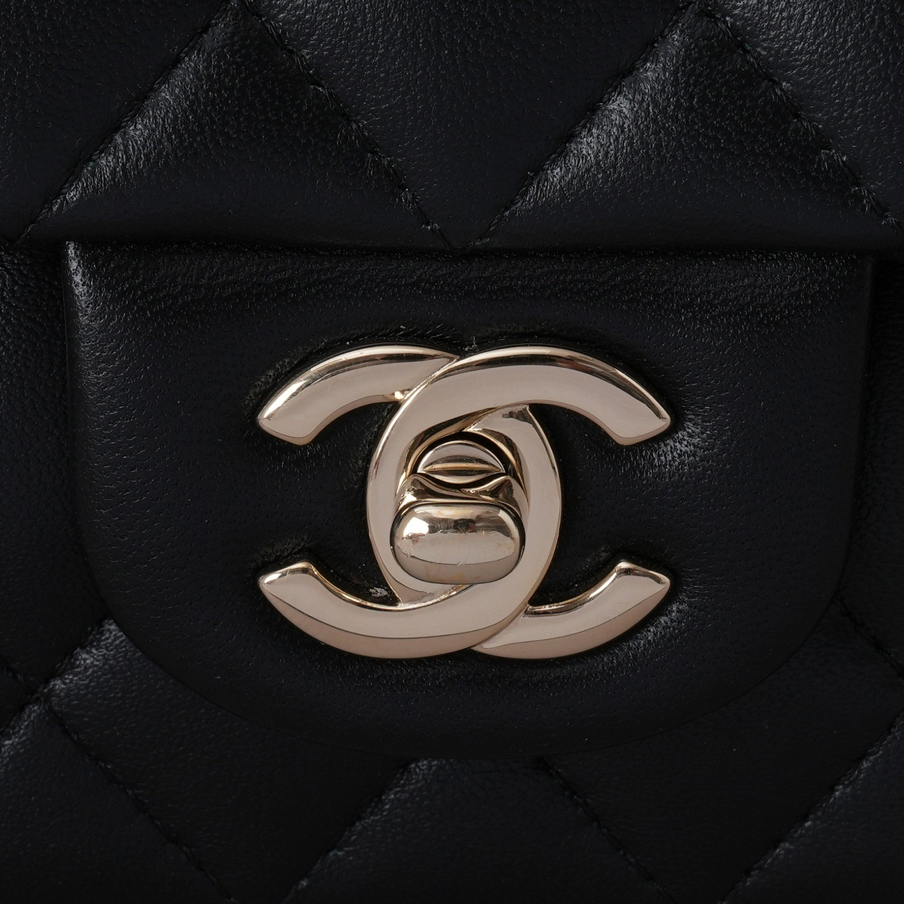 CHANEL(USED)샤넬 클래식 뉴미니 탑핸들