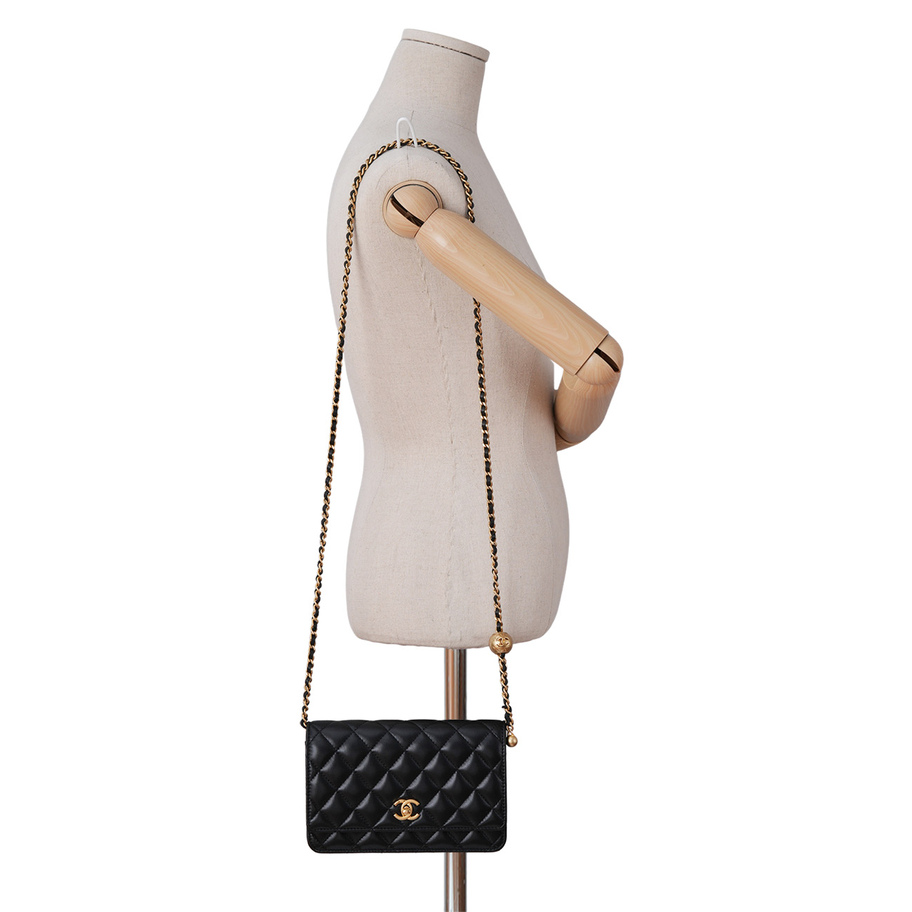 CHANEL(USED)샤넬 AP1450 램스킨 골든볼 WOC