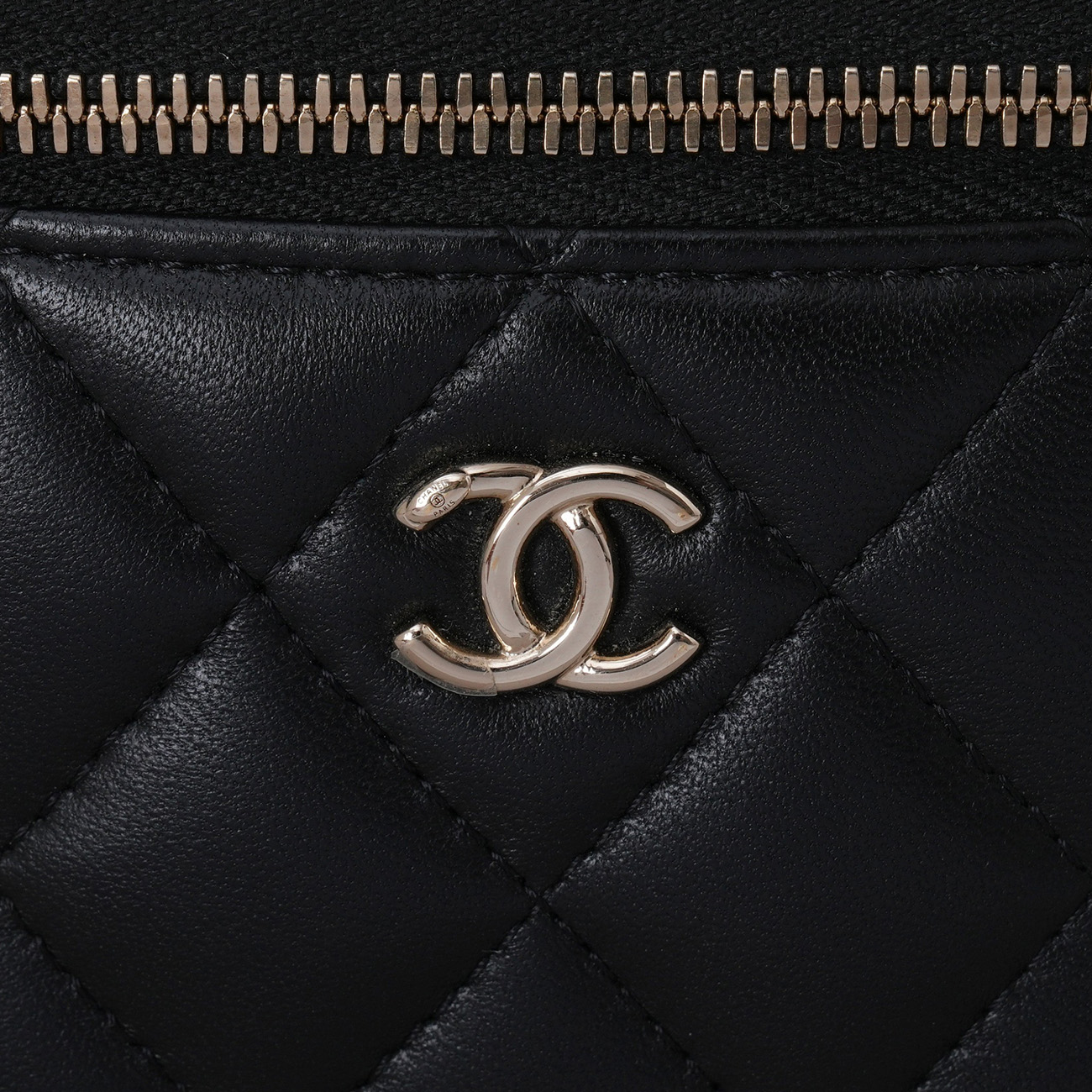 CHANEL(USED)샤넬 AP1447 램스킨 정사각 베니티 체크볼