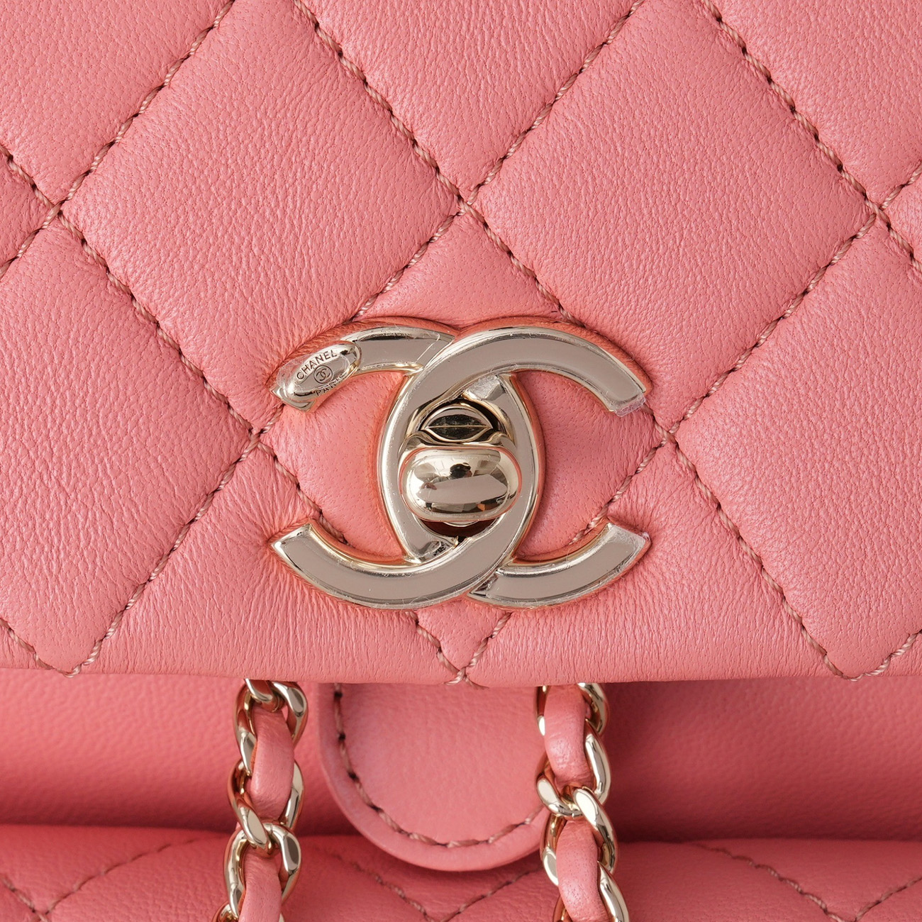 CHANEL(USED)샤넬 AS2908 램스킨 듀마 백팩 핑크 내장칩