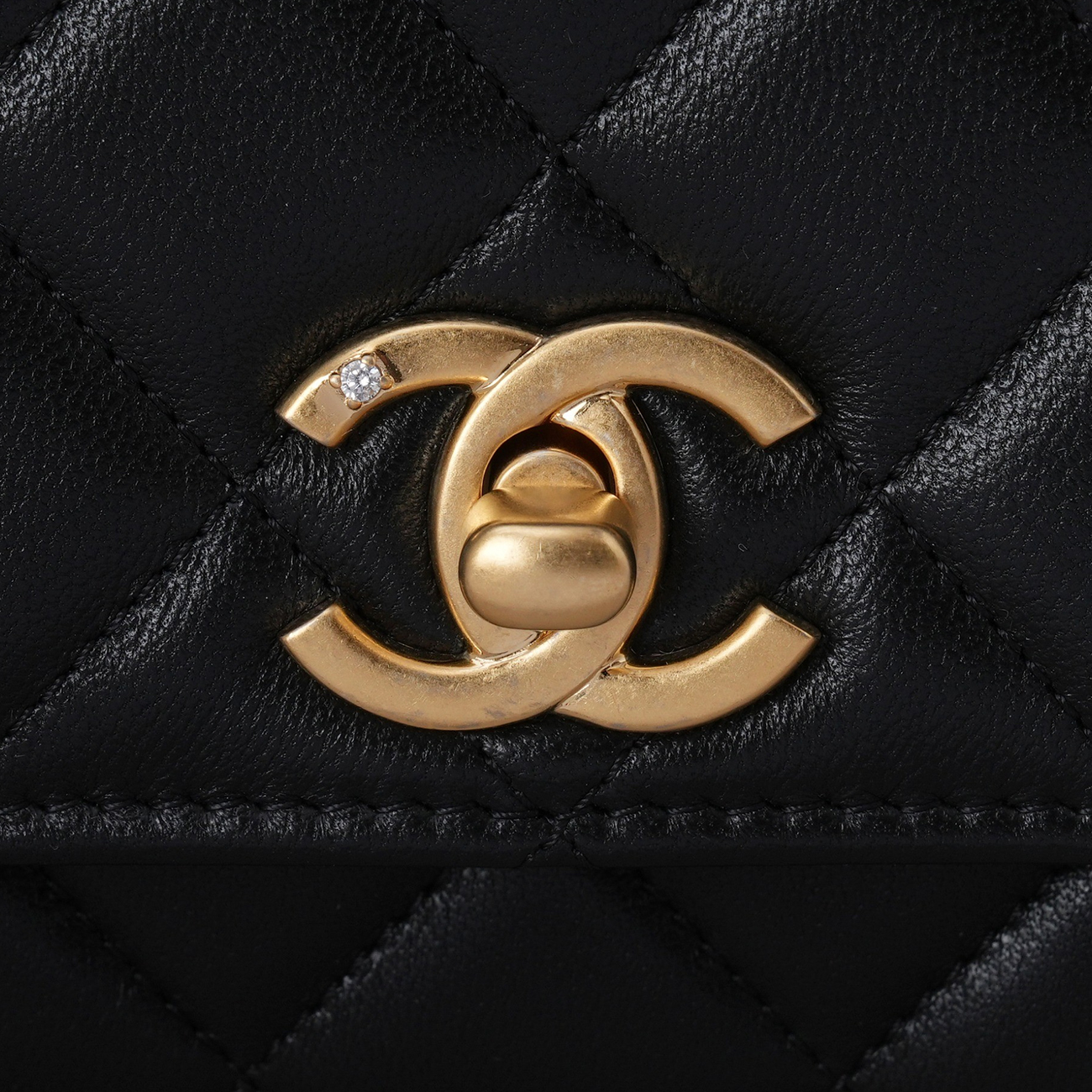 CHANEL(USED)샤넬 시즌 CC로고 WOC