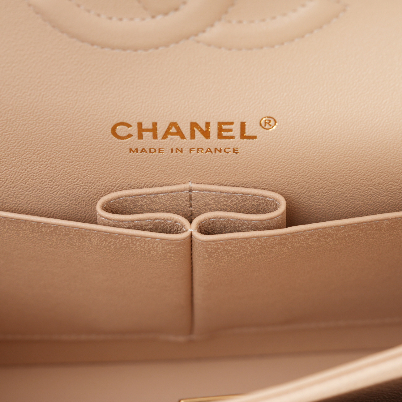 CHANEL(USED)샤넬 캐비어 클래식 미듐 플랩백