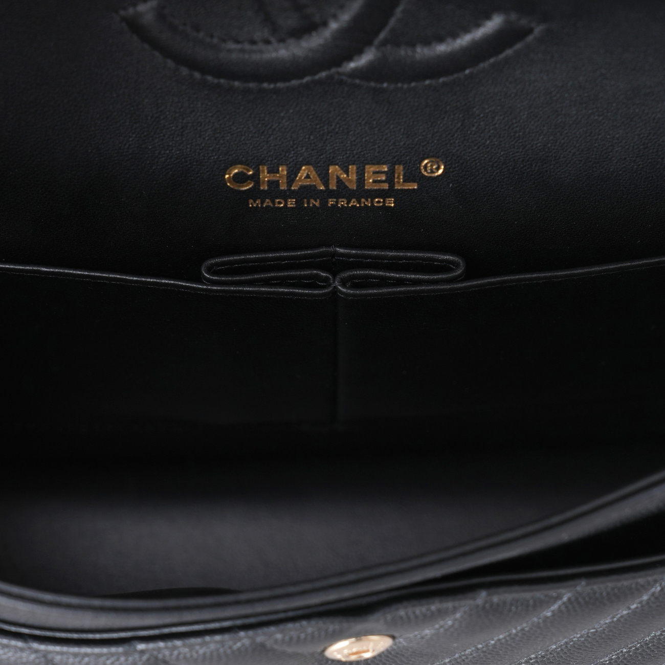 CHANEL(USED)샤넬 캐비어 쉐브론 클래식 미듐 플랩백