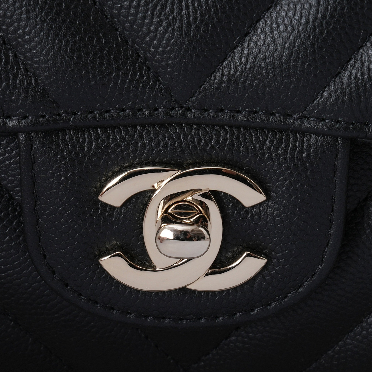 CHANEL(USED)샤넬 캐비어 쉐브론 클래식 미듐 플랩백