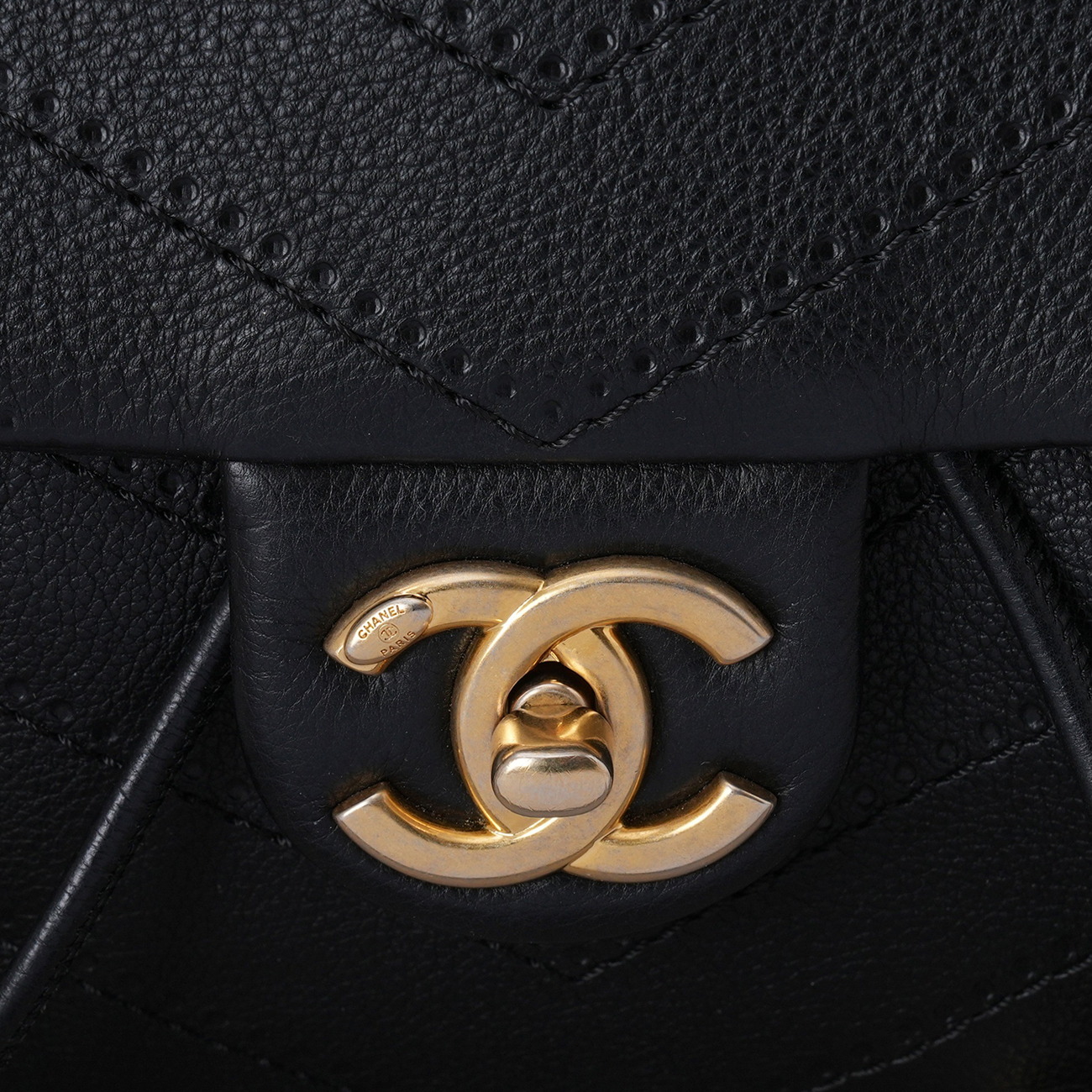 CHANEL(USED)샤넬 A57128 쉐브론 플랩 체인백