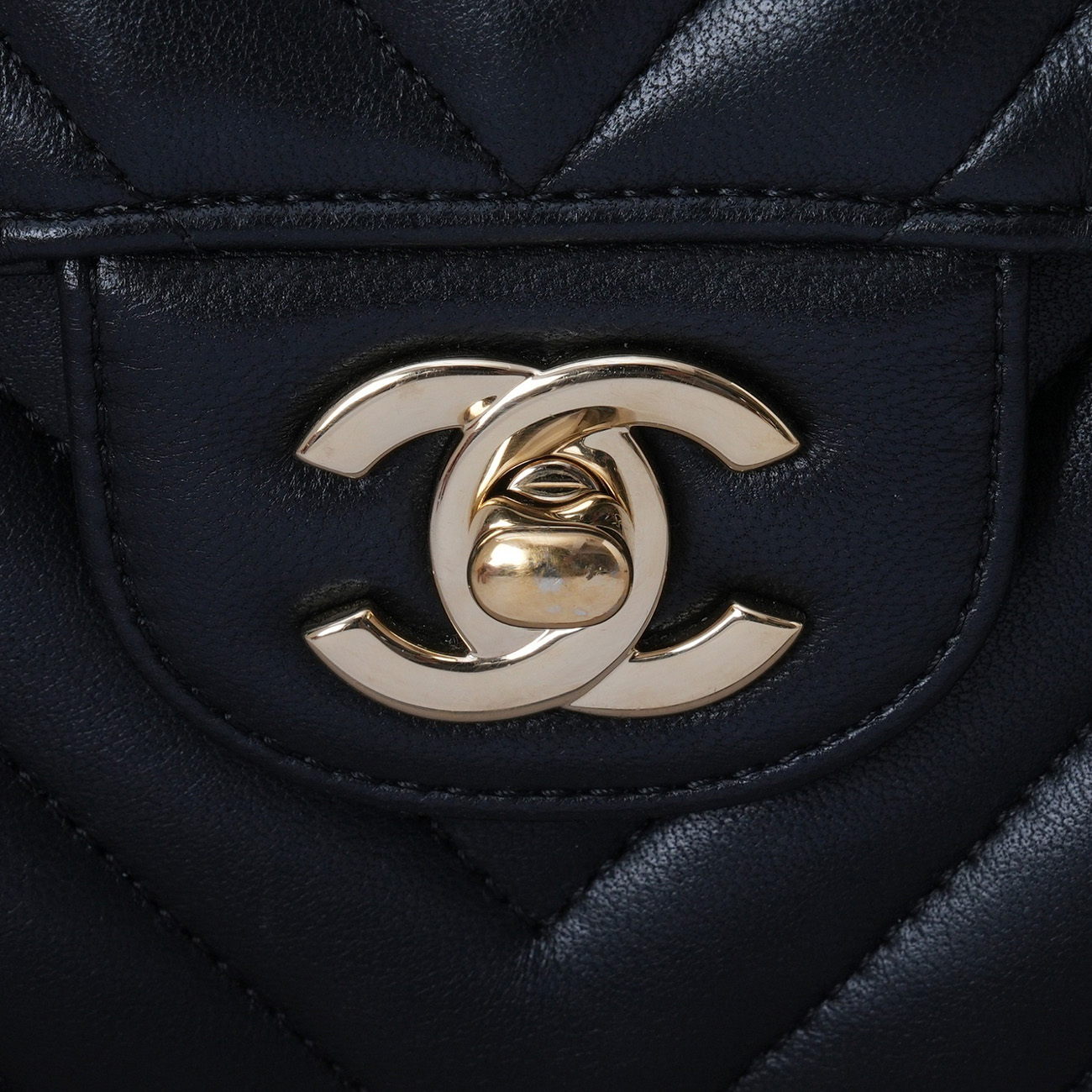 CHANEL(USED)샤넬 쉐브론 클래식 스몰 플랩백