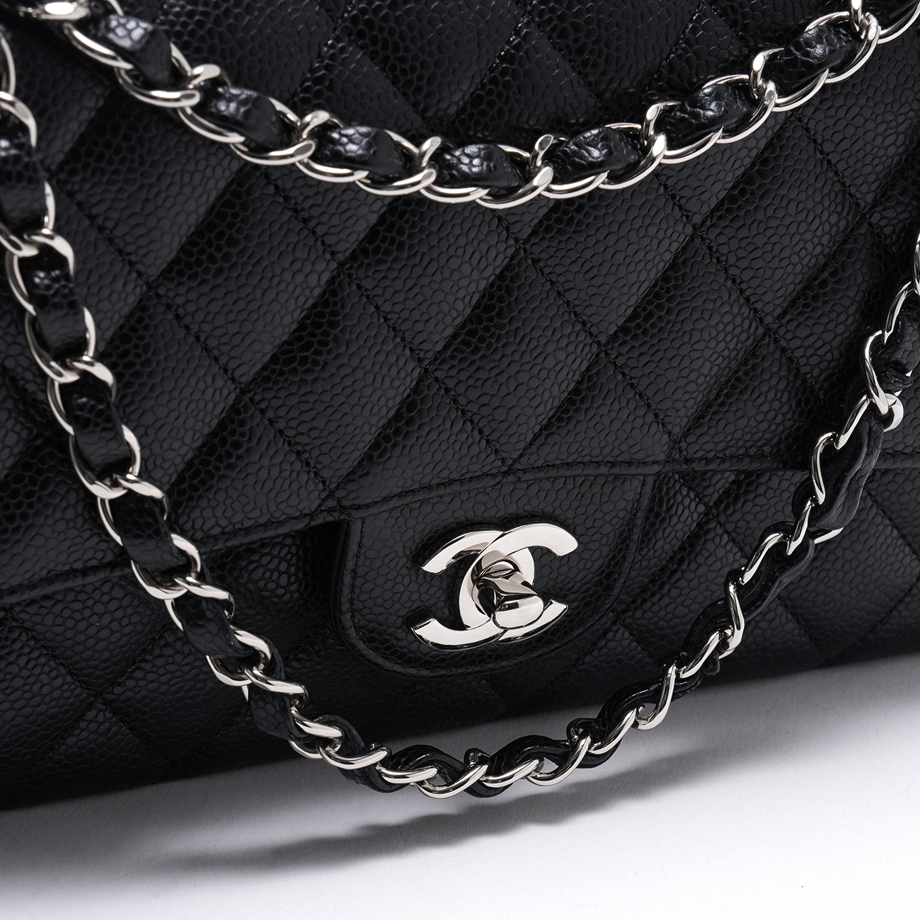 CHANEL(USED)샤넬 캐비어 클래식 미듐 플랩백