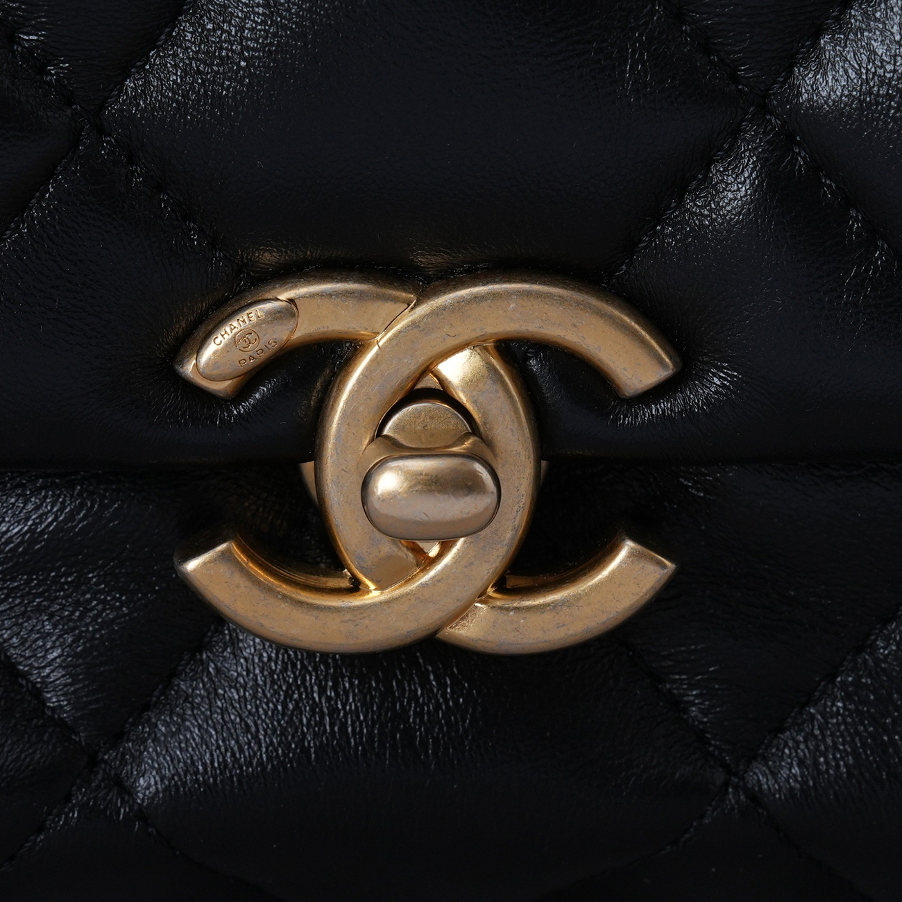 CHANEL(USED)샤넬 AS3206 시즌 램스킨 퀼팅 스몰 플랩백