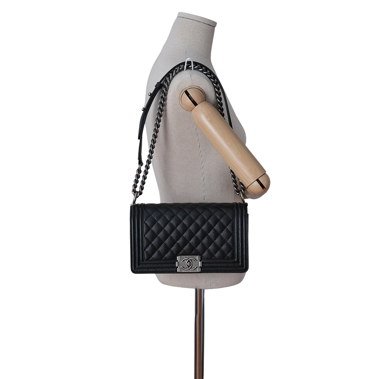 CHANEL(USED)샤넬 A67086 캐비어 보이샤넬 미듐 플랩백