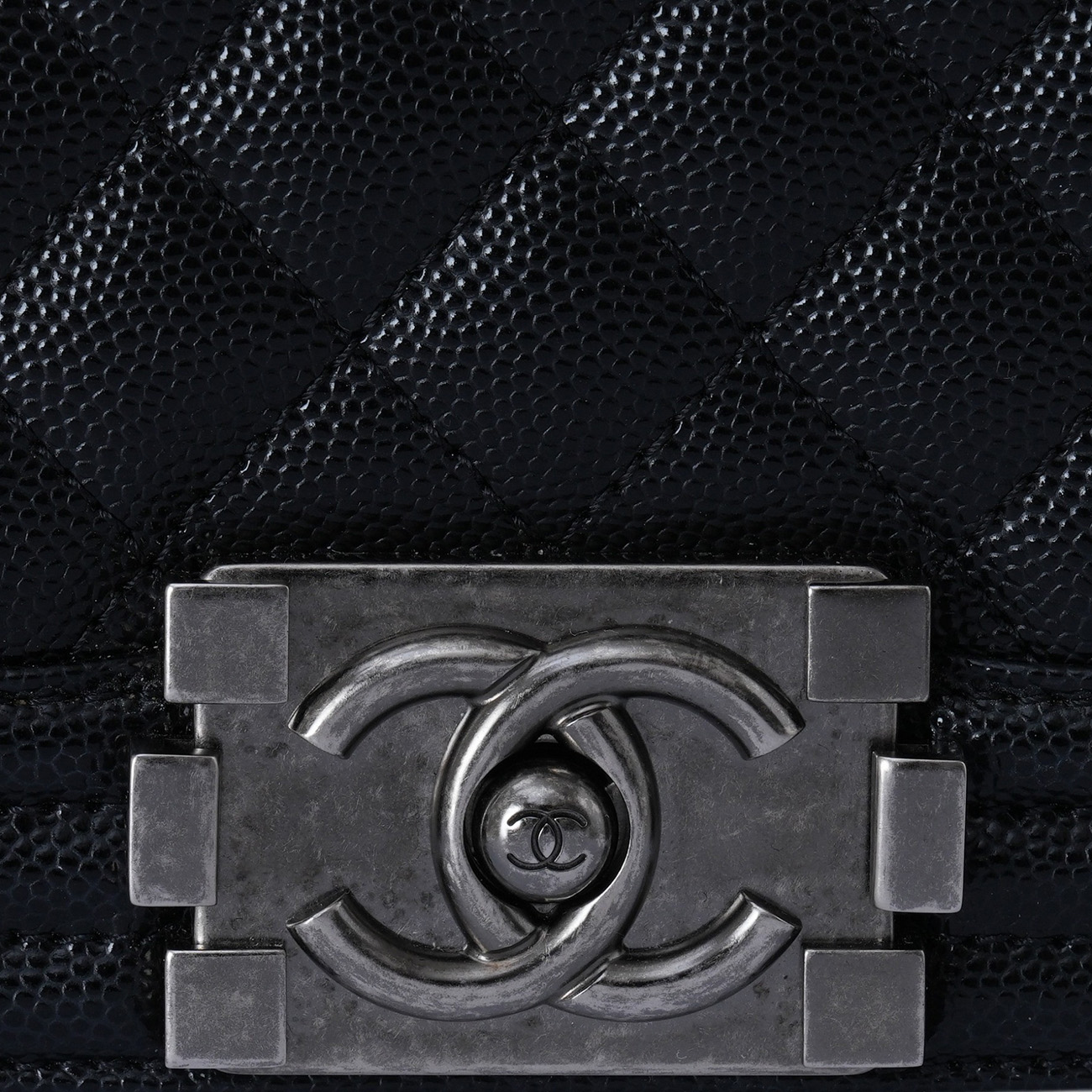 CHANEL(USED)샤넬 A67086 캐비어 보이샤넬 미듐 플랩백