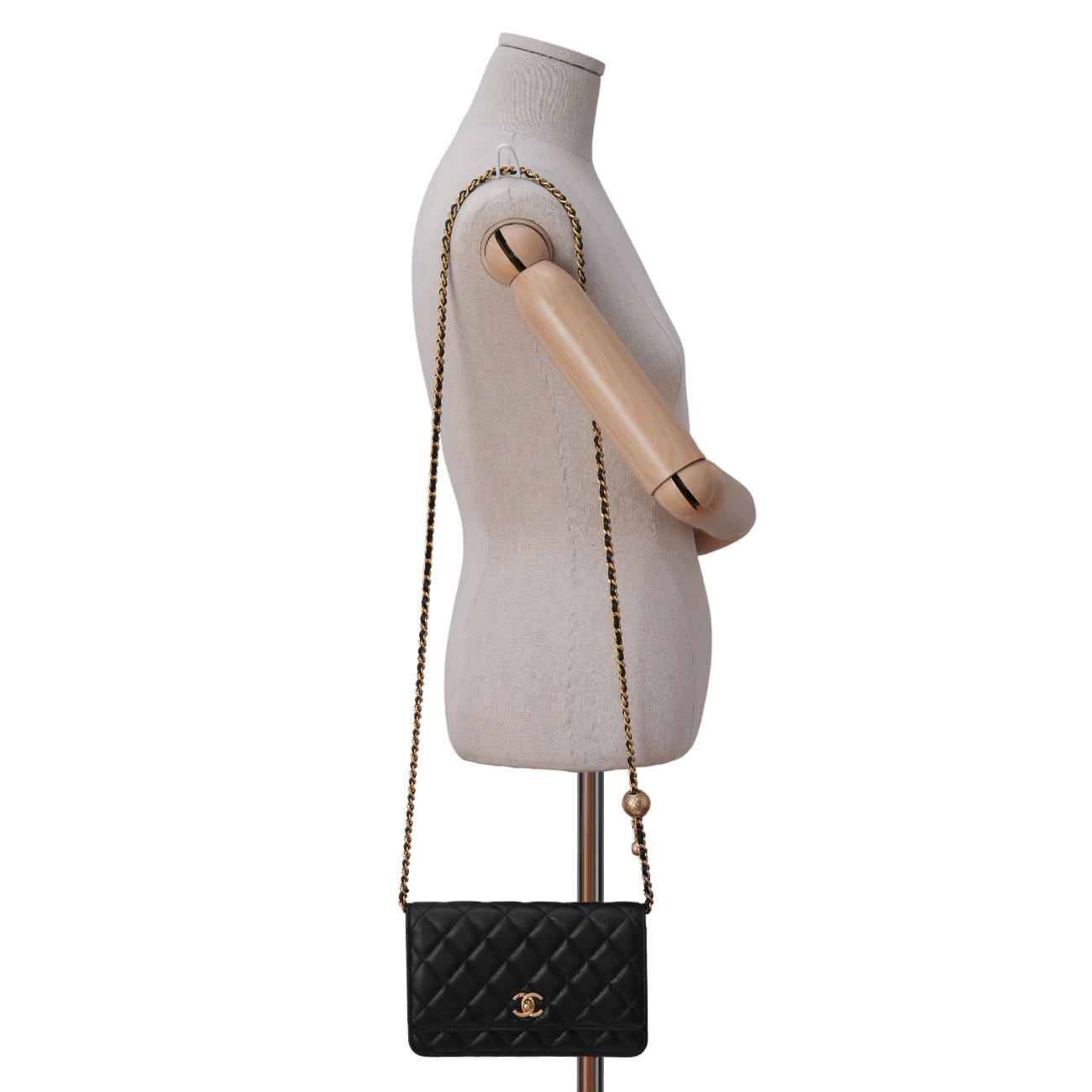 CHANEL(USED)샤넬 AP1450 램스킨 골든볼 WOC