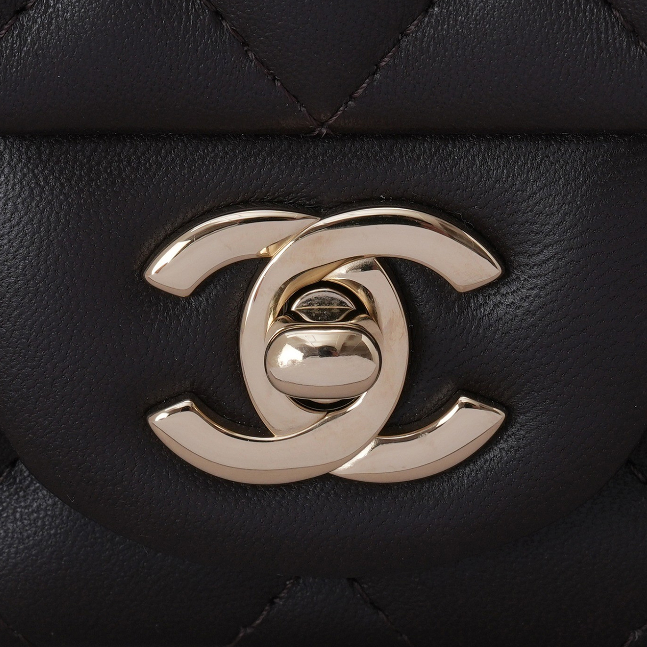 CHANEL(USED)샤넬 램스킨 클래식 쁘띠삭