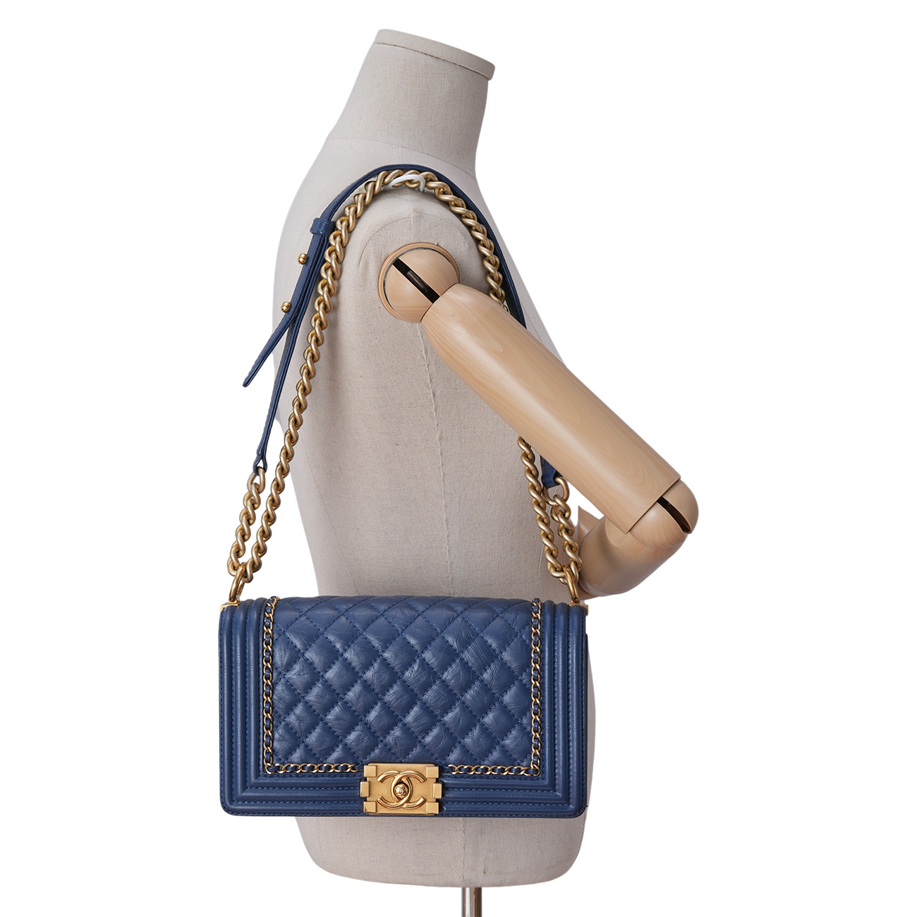 CHANEL(USED)샤넬 A67086 시즌 보이샤넬 미듐 플랩백
