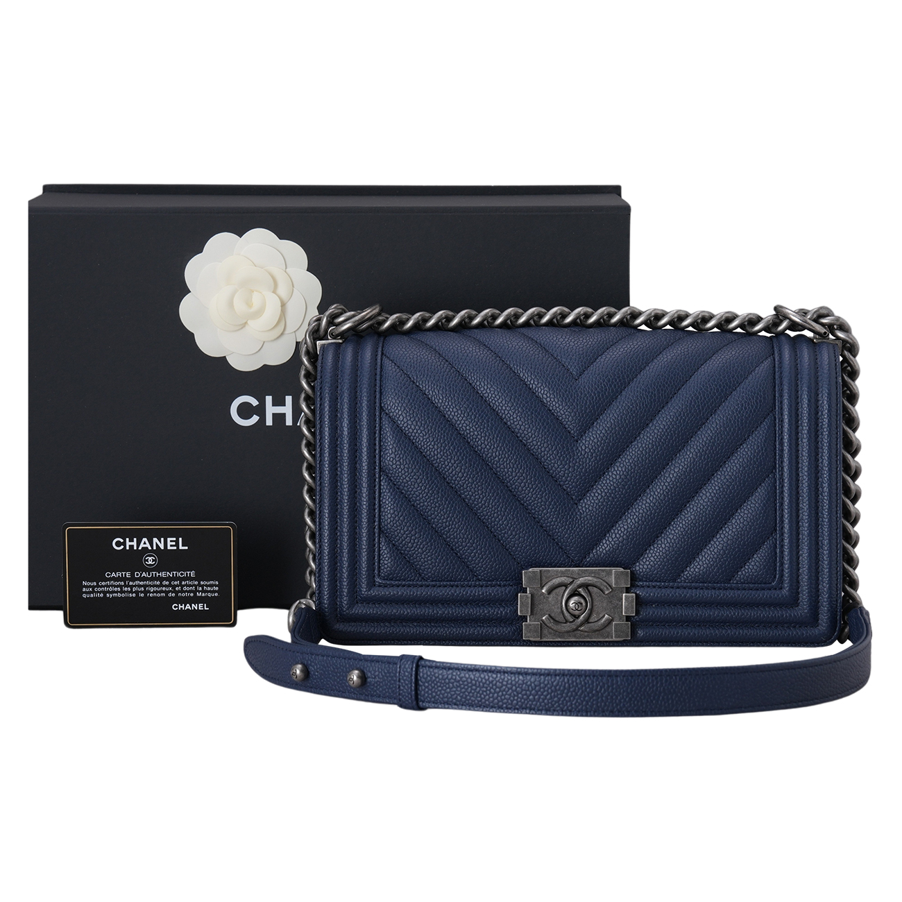 CHANEL(USED)샤넬 캐비어 쉐브론 보이샤넬 미듐 플랩백