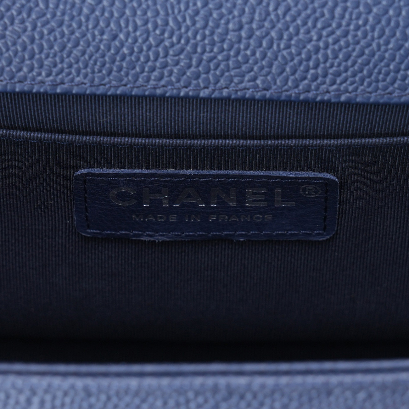 CHANEL(USED)샤넬 캐비어 쉐브론 보이샤넬 미듐 플랩백