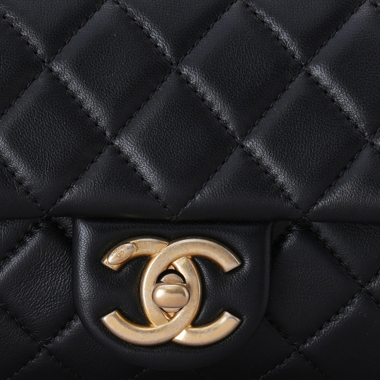 CHANEL(USED)샤넬 AS2380 시즌 클래식 뉴미니 레진 쥬얼 스트랩