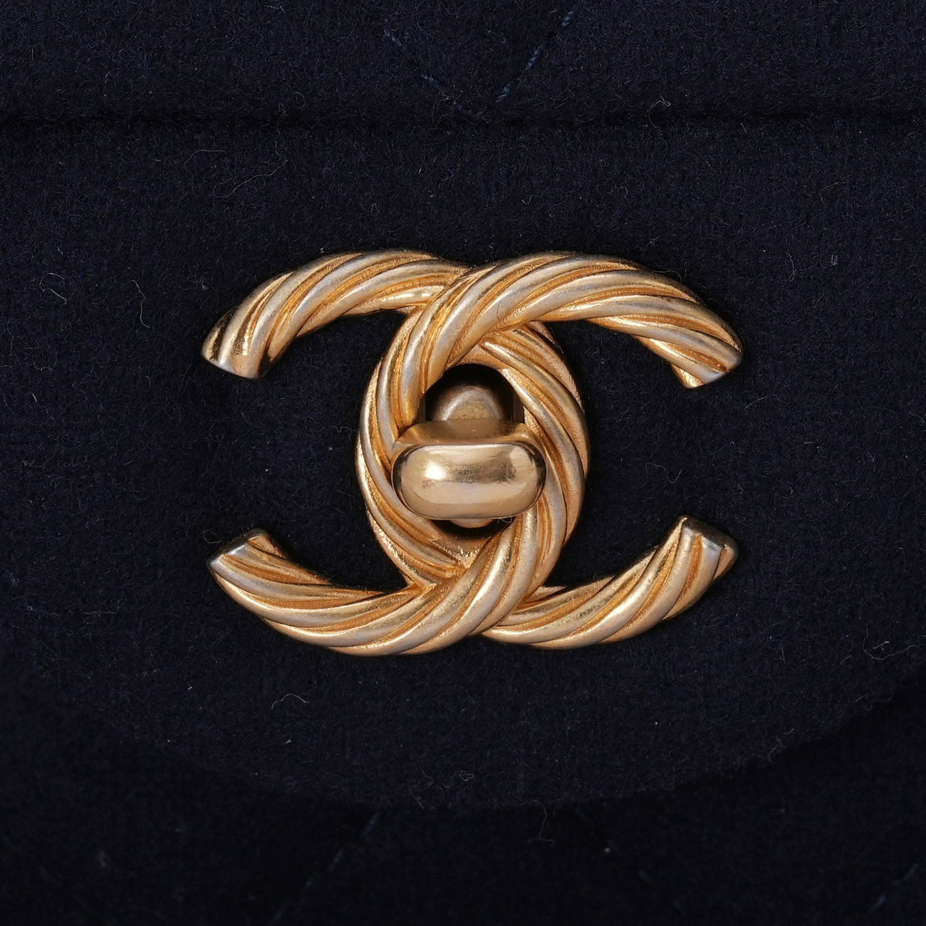 CHANEL(USED)샤넬 A69900 시즌 패브릭 클래식 뉴미니 크로스백