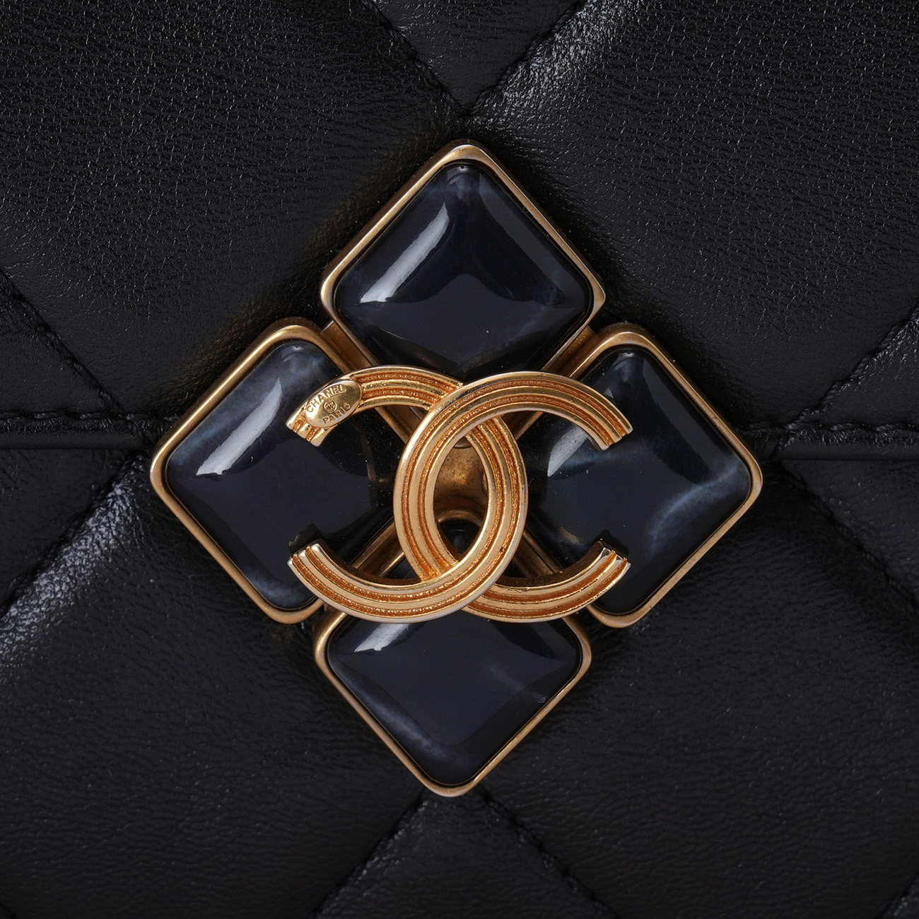 CHANEL(USED)샤넬 AS2633 시즌 CC로고 미니 체인 플랩백
