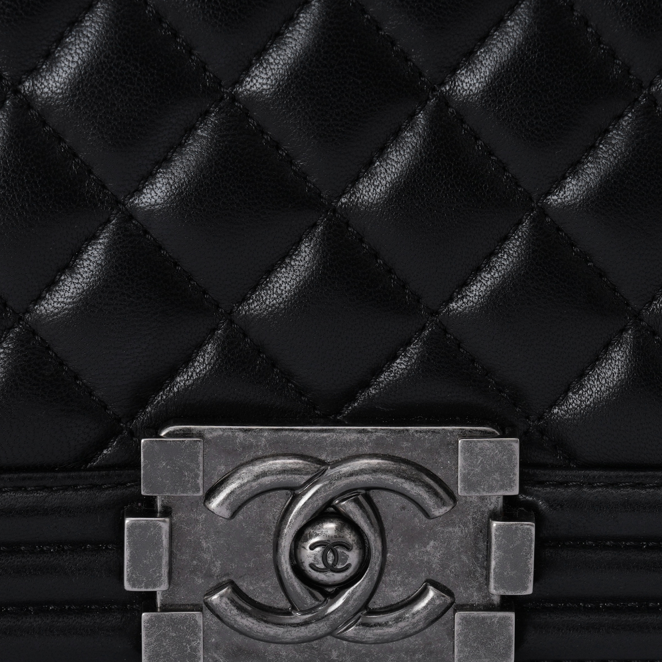 CHANEL(USED)샤넬 램스킨 보이샤넬 미듐 플랩백