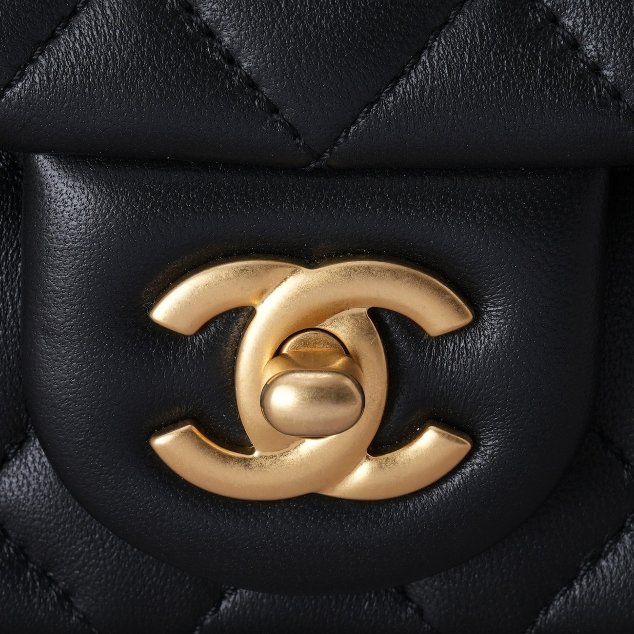 CHANEL(USED)샤넬 AS1787 클래식 뉴미니 골든볼